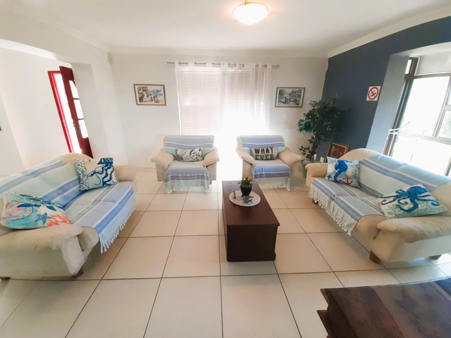 5 Bedroom Property for Sale in Paradise Beach Eastern Cape